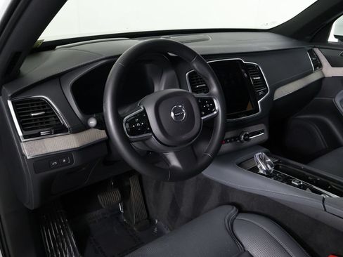 Certified 2023 Volvo XC90 T8 Ultimate AWD/4WD image 14