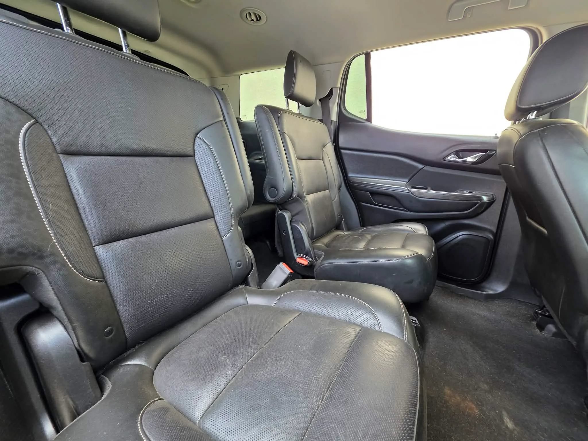 Used 2019 GMC Acadia SLT FWD image 17