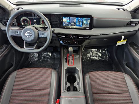 New 2026 Nissan Kicks SR FWD image 10