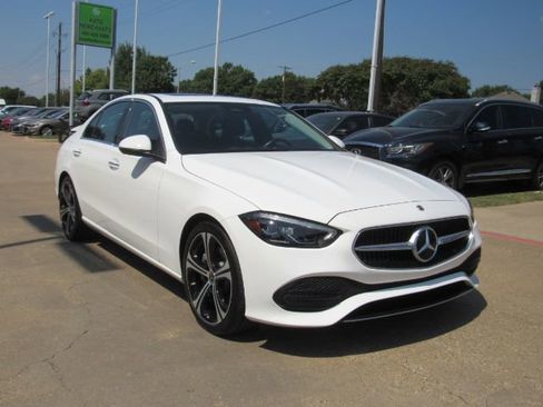 Used 2022 Mercedes-Benz C 300 Sedan image 4
