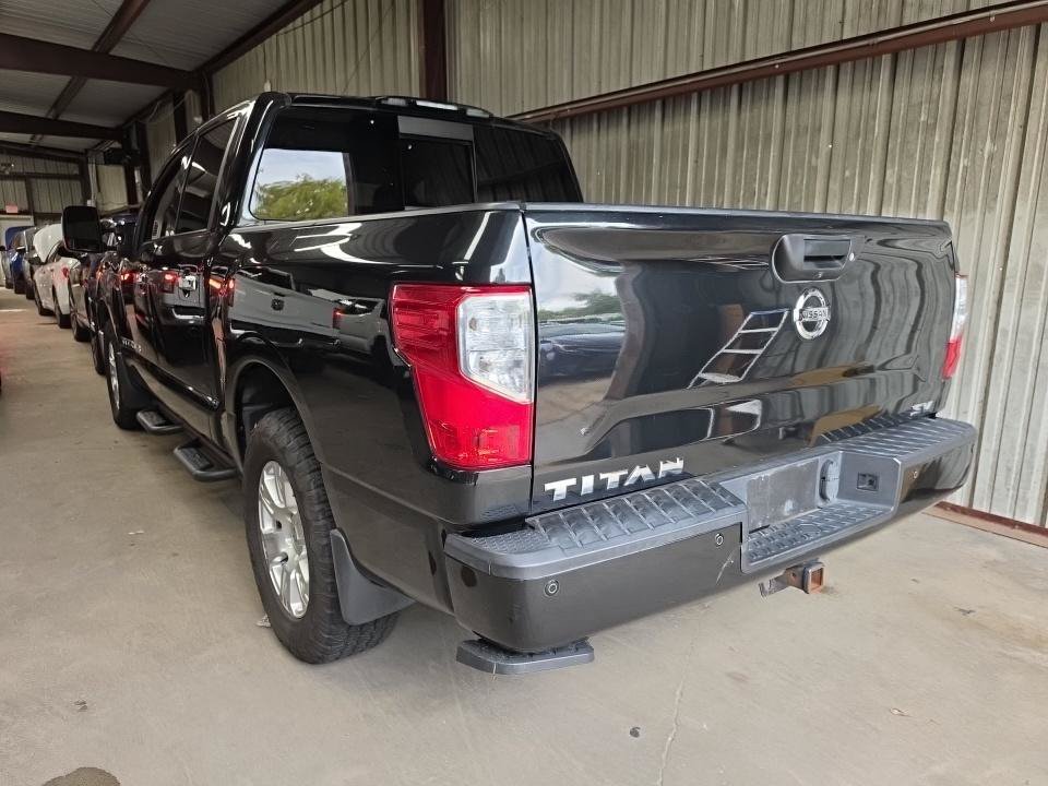 Used 2019 Nissan Titan SV w/ SV Convenience Package RWD image 2