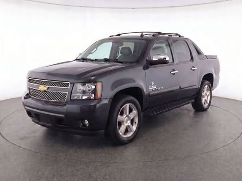 Used 2011 Chevrolet Avalanche LS w/ Texas Edition RWD image 3