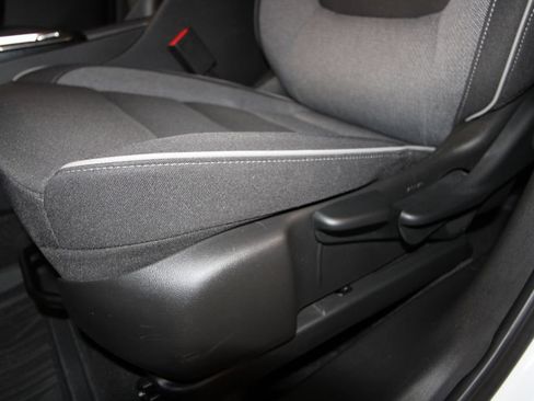 Used 2024 Chevrolet TrailBlazer LT w/ LT Cold Weather Package FWD image 7