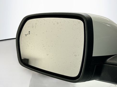 Used 2024 Ford Edge SEL AWD/4WD image 16