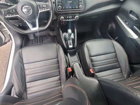 Used 2020 Nissan Kicks SR w/ SR Premium Package image 11