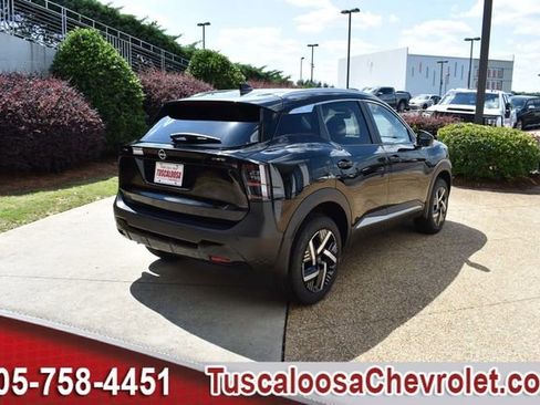 Used 2026 Nissan Kicks SV w/ SV Premium Package FWD image 10
