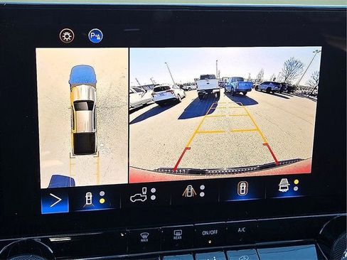 Used 2024 Chevrolet Colorado Trail Boss w/ Technology Package image 18