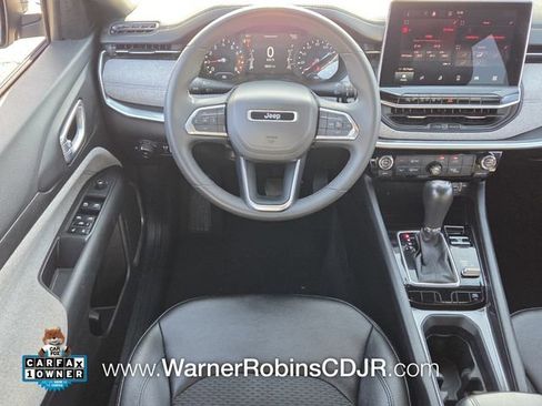 Used 2024 Jeep Compass Latitude AWD/4WD image 7