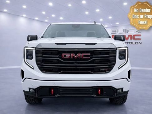 Used 2023 GMC Sierra 1500 AT4 w/ AT4 Preferred Package AWD/4WD image 3