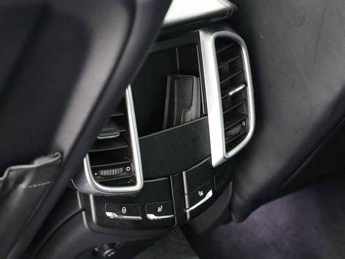 Used 2018 Porsche Cayenne GTS image 35