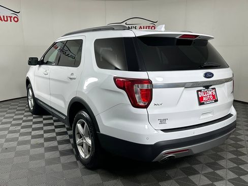 Used 2017 Ford Explorer XLT AWD/4WD image 4