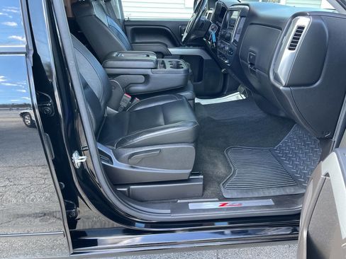 Used 2017 Chevrolet Silverado 1500 LT w/ LT Convenience Package AWD/4WD image 25