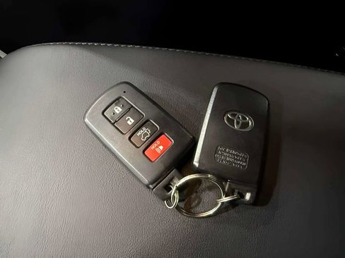 Used 2017 Toyota RAV4 Limited w/ Advanced Technology Package AWD/4WD image 43