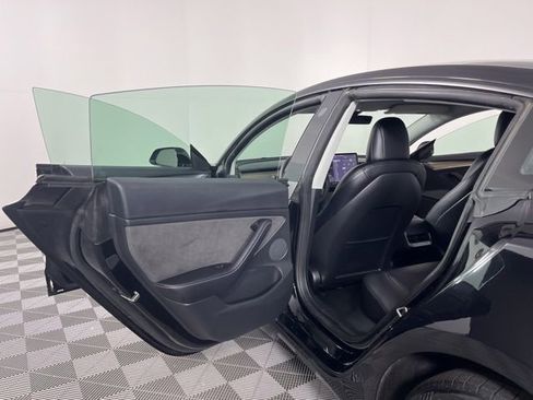 Used 2023 Tesla Model 3 Standard Range RWD image 29