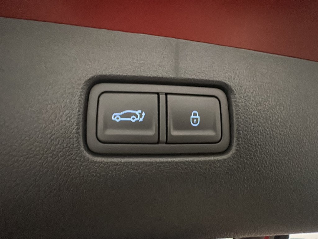 Certified 2026 Genesis GV70 2.5T Select AWD/4WD image 18