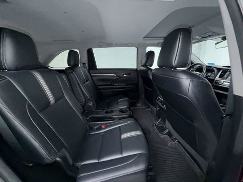 Used 2018 Toyota Highlander SE AWD/4WD image 17