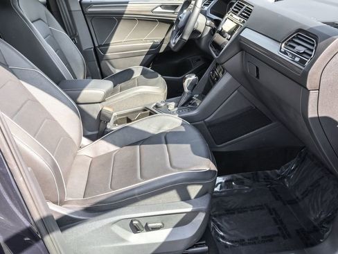 Used 2023 Volkswagen Tiguan SEL R-Line image 37