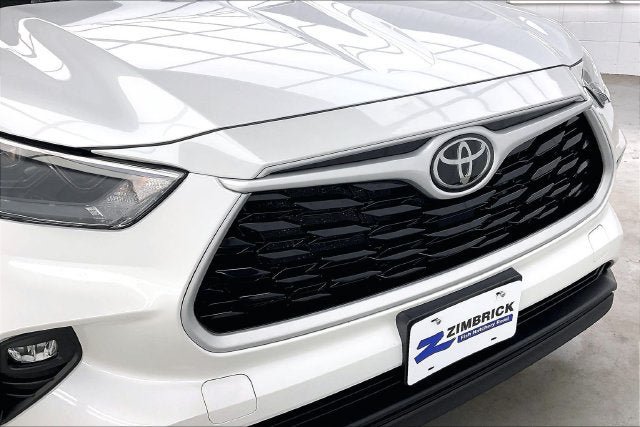 Used 2023 Toyota Highlander XLE AWD/4WD image 31