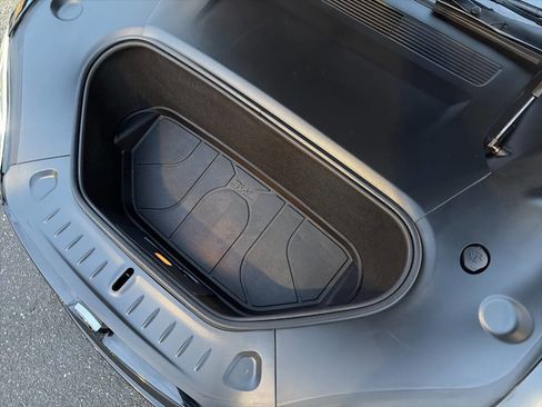 Used 2022 Tesla Model S image 14