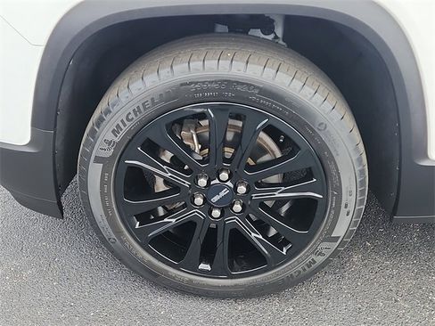 Certified 2023 GMC Acadia SLE w/ Driver Convenience Package image 7