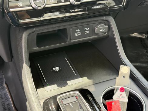 Used 2025 Honda Pilot Touring image 25