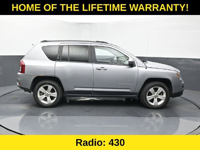 Used 2017 Jeep Compass Latitude AWD/4WD image 7