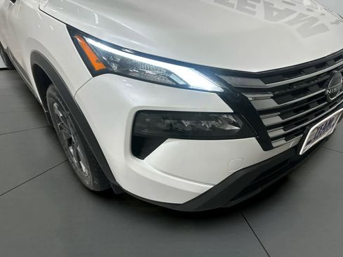 Used 2025 Nissan Rogue SV image 29