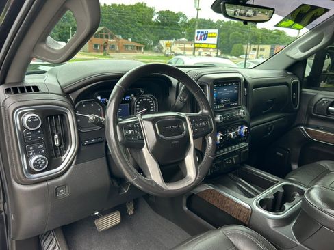Used 2022 GMC Sierra 2500 Denali w/ Denali Ultimate Package AWD/4WD image 17