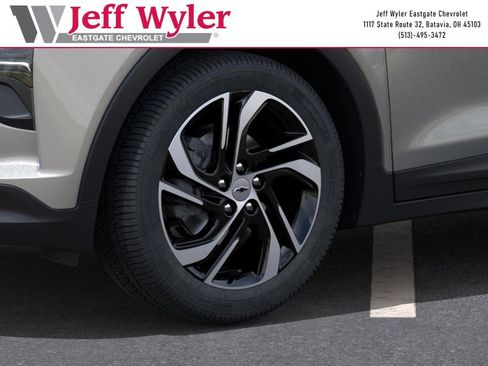 New 2023 Chevrolet Bolt LT w/ Infotainment Package image 10