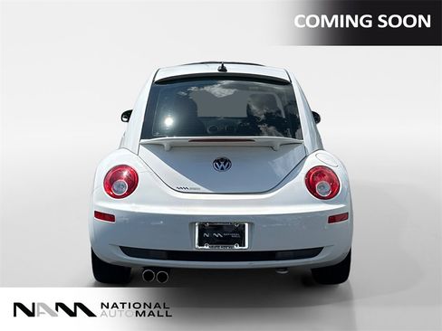 Used 2009 Volkswagen Beetle S image 4