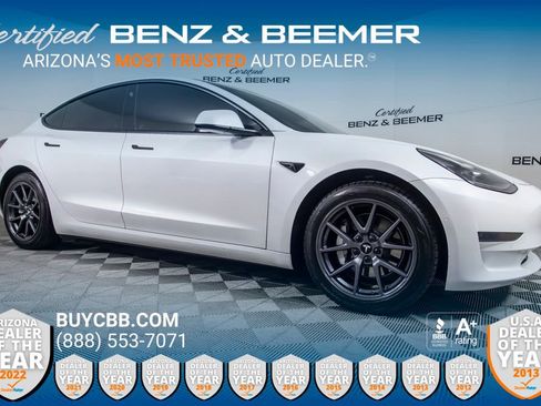 Used 2021 Tesla Model 3 Standard Range Plus image 1