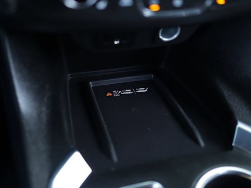 Used 2023 Chevrolet Traverse LT FWD image 17