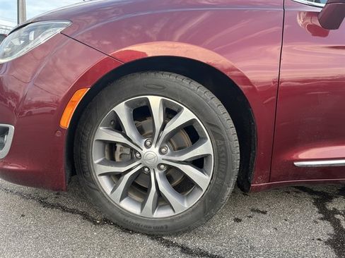 Used 2020 Chrysler Pacifica Limited w/ Tire & Wheel Group image 13