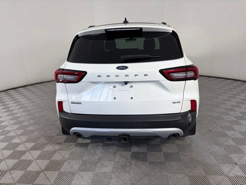 Used 2023 Ford Escape SE w/ Class II Trailer Tow Package FWD image 6