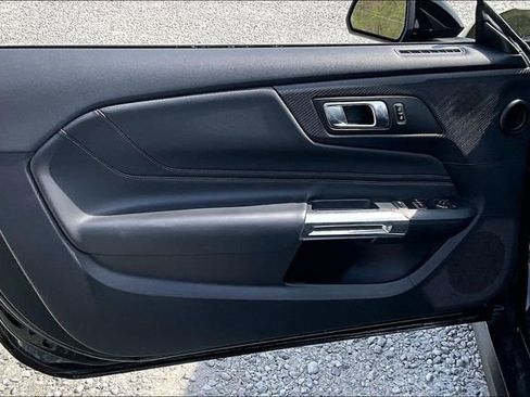 Used 2025 Ford Mustang Premium image 21