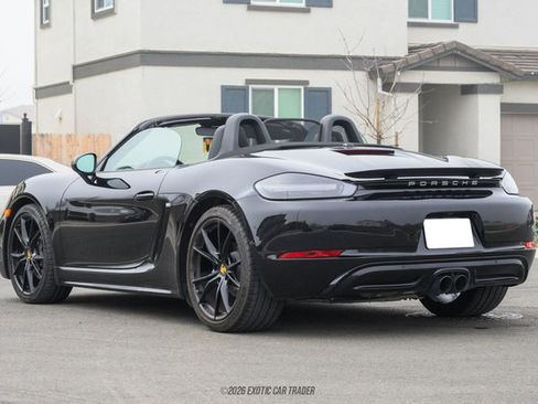 Used 2025 Porsche 718 Boxster image 6