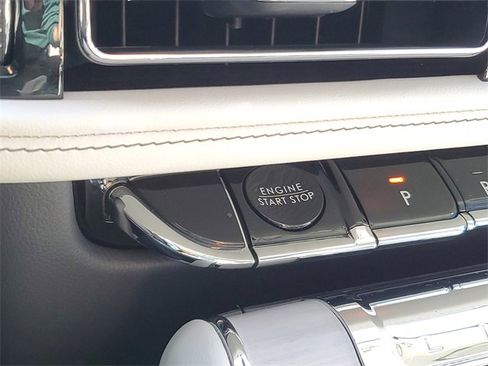 Used 2025 Lincoln Aviator Reserve w/ Illumination Package image 20