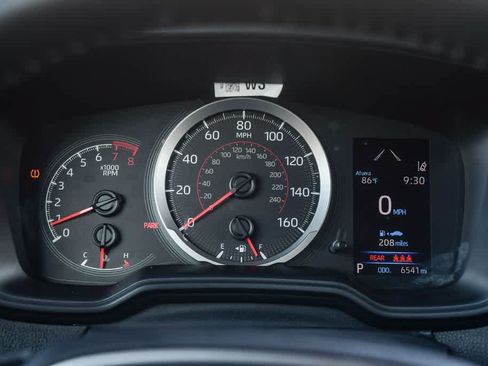 Used 2021 Toyota Corolla SE FWD image 23