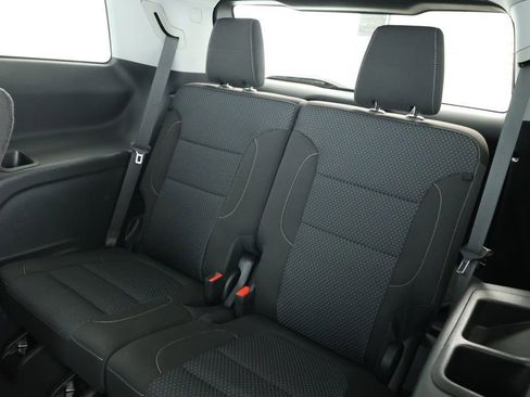 Used 2023 GMC Acadia SLE image 20