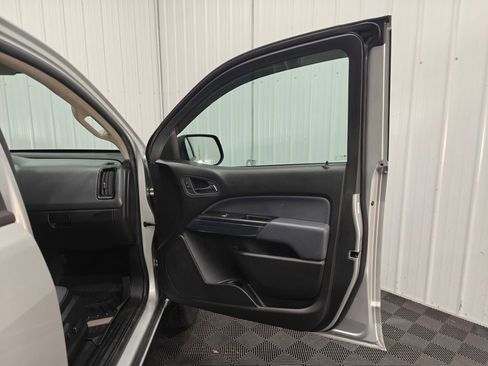 Used 2019 Chevrolet Colorado Z71 AWD/4WD image 20