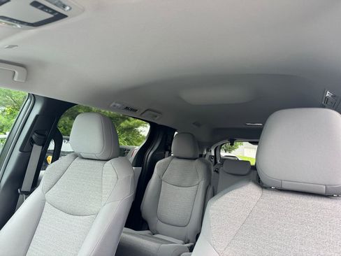Used 2025 Toyota Sienna LE AWD/4WD image 13