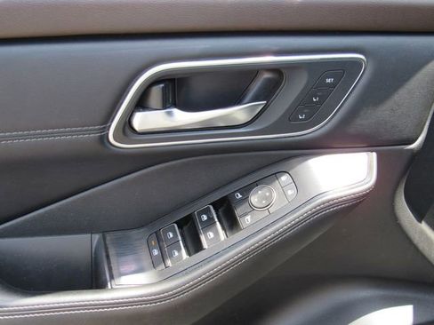Used 2022 Nissan Rogue Platinum w/ Head-Up Display Package FWD image 22