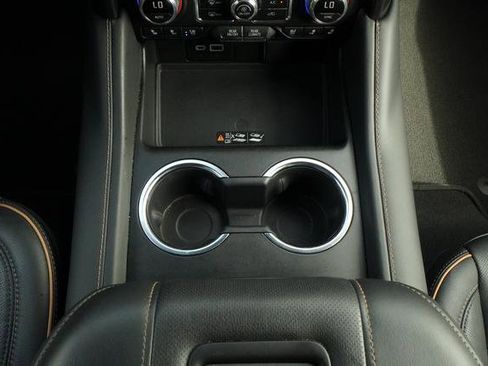 Used 2023 GMC Yukon AT4 AWD/4WD image 17