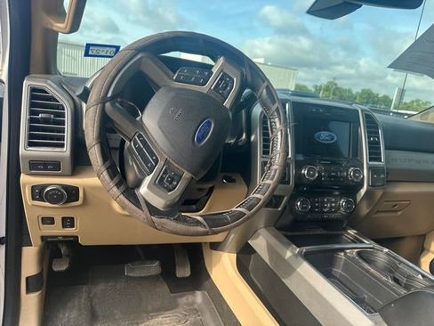 Used 2017 Ford F350 Lariat w/ Lariat Ultimate Package AWD/4WD image 8
