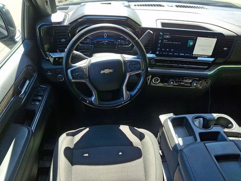 Used 2022 Chevrolet Silverado 1500 LT AWD/4WD image 17