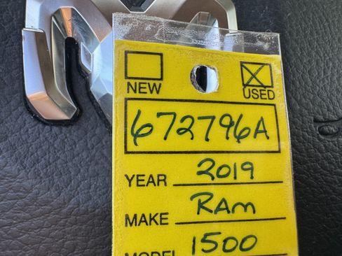 Used 2019 RAM 1500 Laramie AWD/4WD image 18