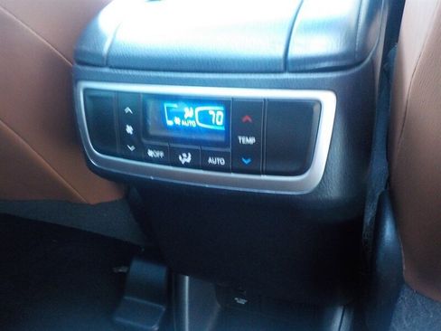 Used 2018 Toyota Highlander Limited Platinum image 40