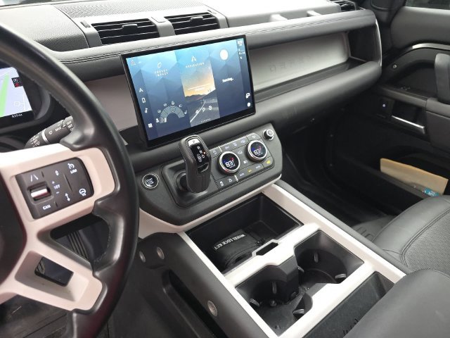 Used 2025 Land Rover Defender 110 S AWD/4WD image 18