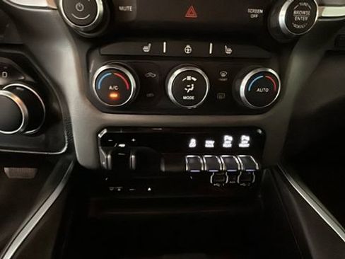 Used 2019 RAM 1500 Big Horn AWD/4WD image 22