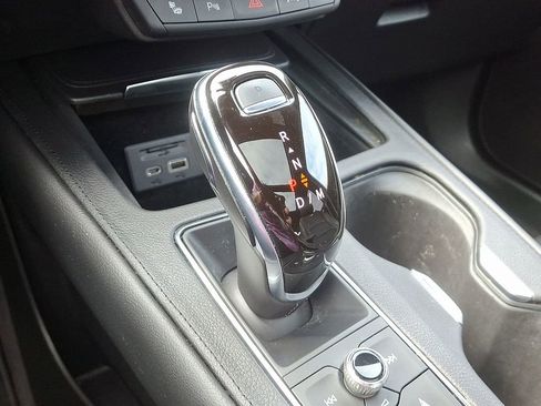 Used 2021 Cadillac XT4 Premium Luxury w/ Technology Package image 16